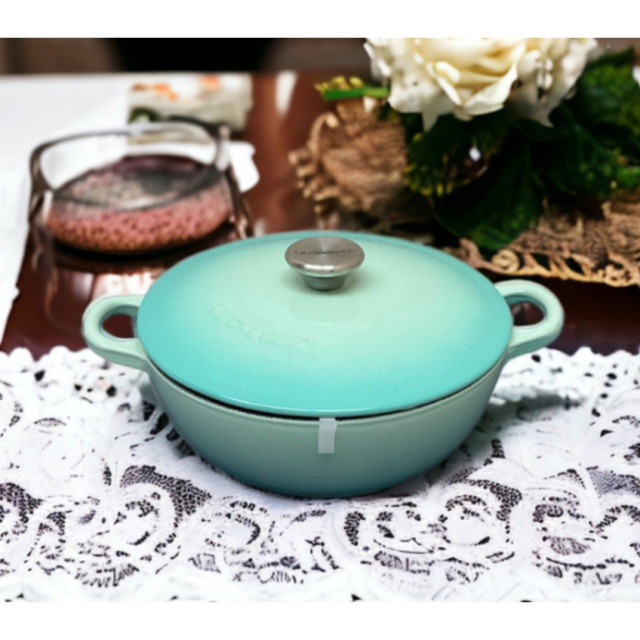 二手-法國正品Le Creuset 鑄鐵媽咪鍋22cm（2.6L) 薄荷綠
