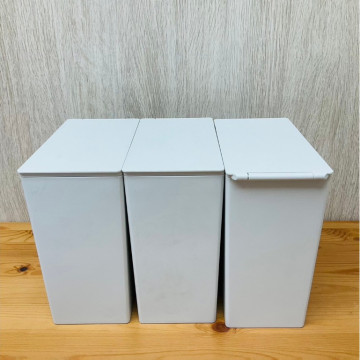 全新【MUJI 無印良品】PP垃圾桶_方型(附框架)_小(約3L) 桌上 化妝檯 辦公桌 3入一組