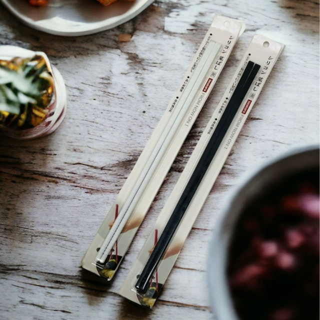 日本代購  料理筷 矽膠快 耐高溫防滑 長筷 烹飪筷 加長32公 黑白兩色 廚房好用小物