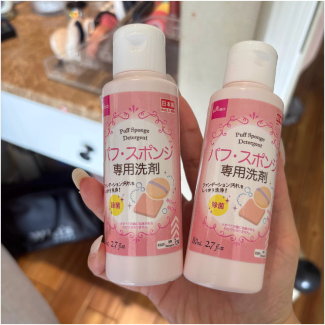 日本代購~ 日本大創 新包裝 粉撲專用洗劑 化妝刷具粉撲 清潔劑 粉色 80ml 美妝蛋 粉撲 清潔